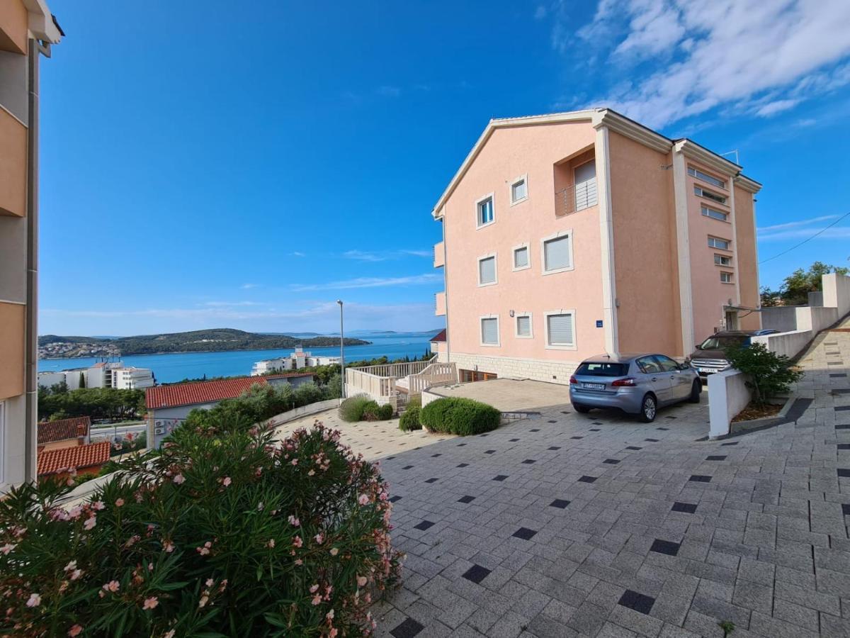 Villa Luciana Trogir Exterior photo