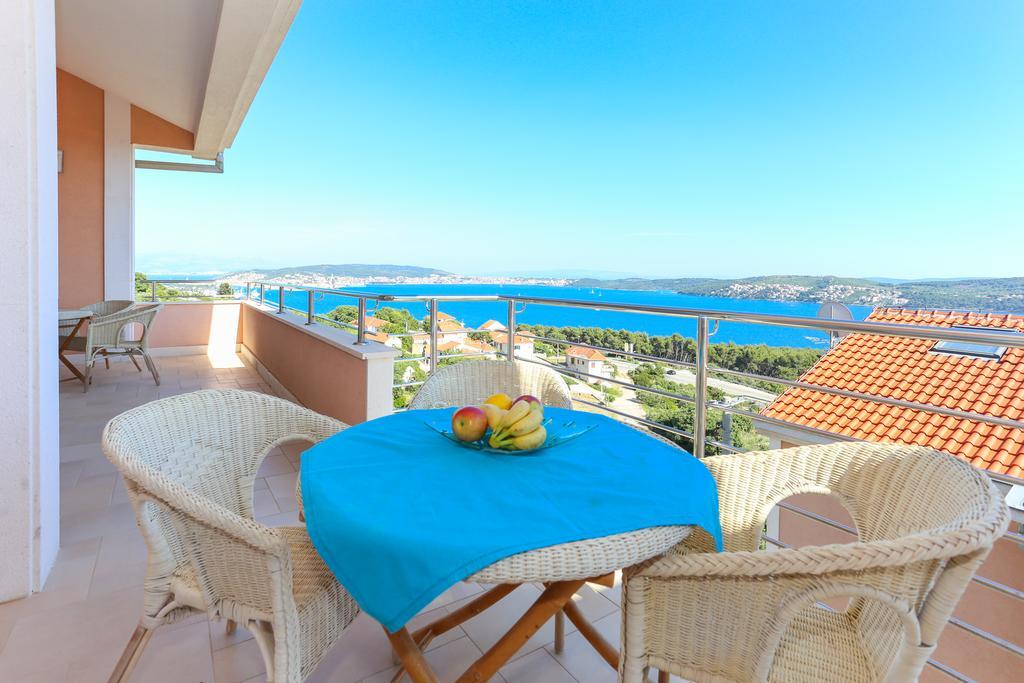 Villa Luciana Trogir Exterior photo