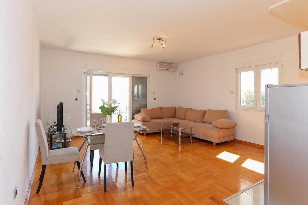 Villa Luciana Trogir Exterior photo
